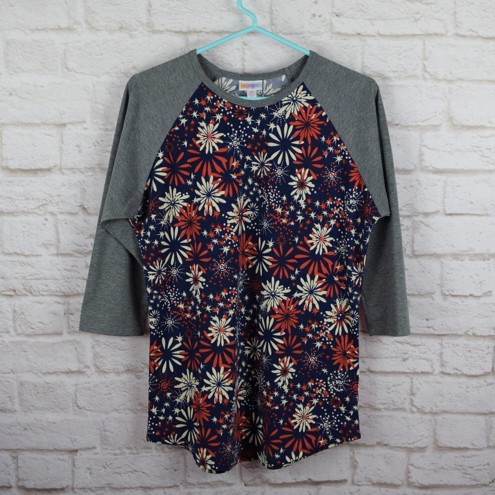 💰3/$25 LuLaRoe Randy Fireworks Printed Top 4th of July M